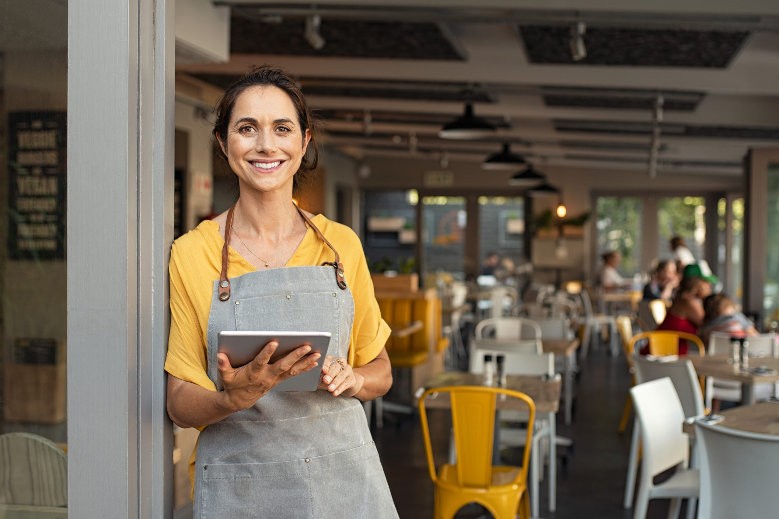 Building a Thriving Restaurant Business: The Secret Sauce to Attracting Customers and Retaining Them